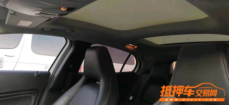 北京17年奔驰GLA4