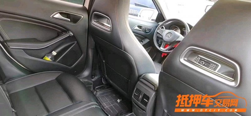 北京17年奔驰GLA5