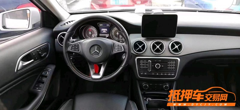 北京17年奔驰GLA8