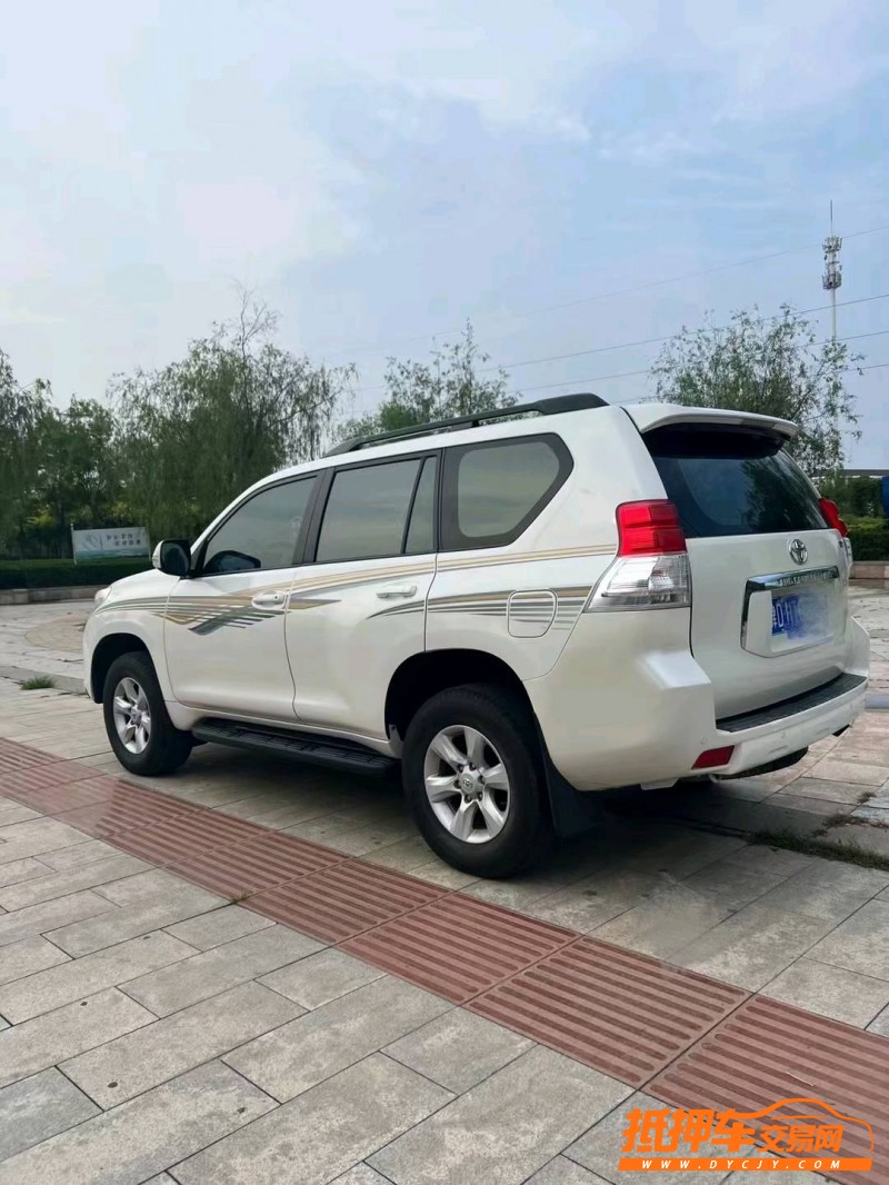 潍坊11年丰田普拉多4