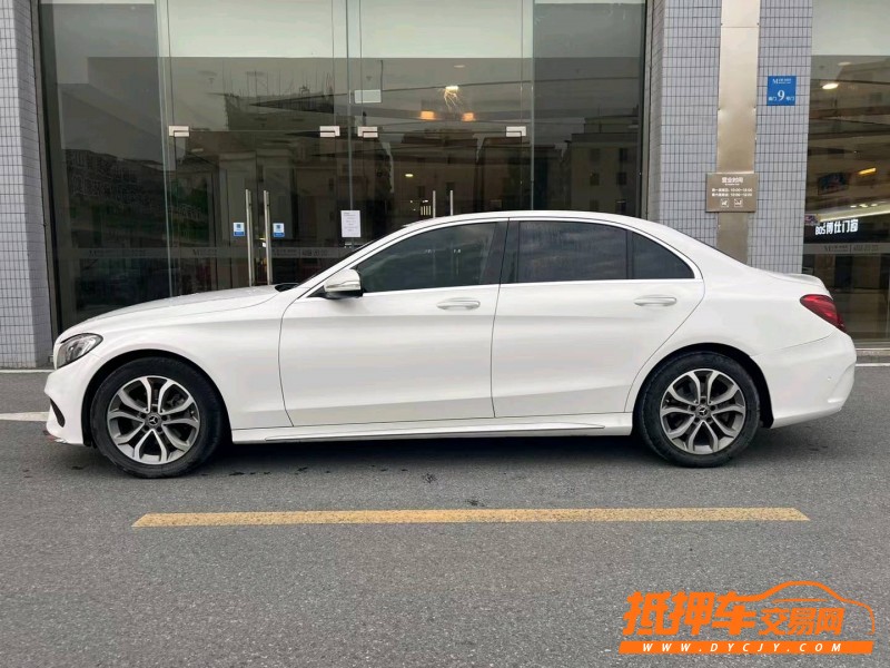 广州17年奔驰C3