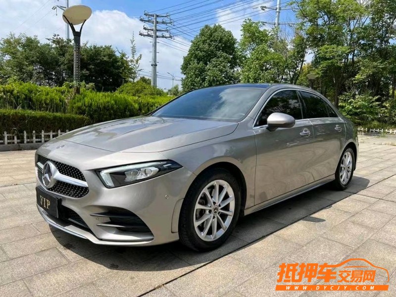 盐城19年奔驰A3