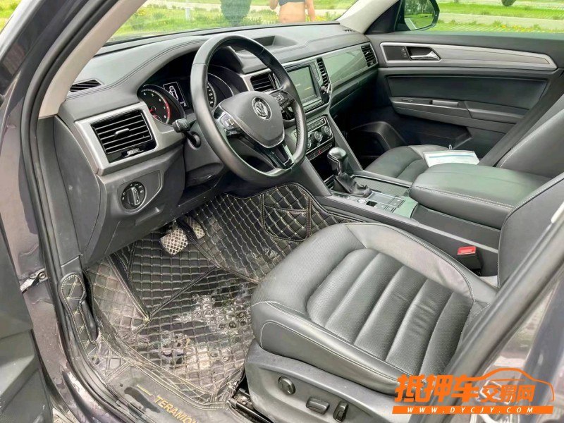 潍坊17年大众途昂6