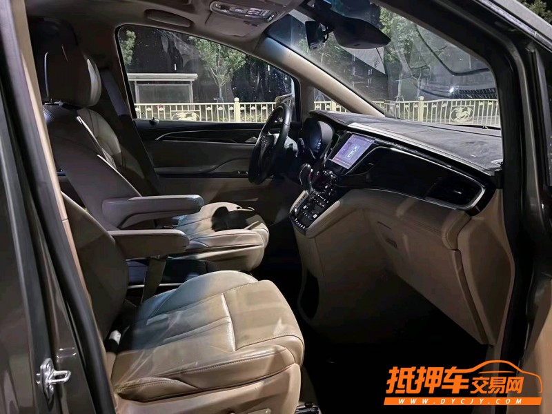 北京17年别克GL85