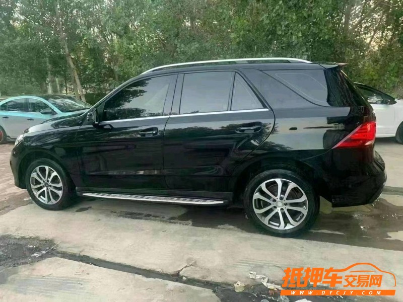 北京16年奔驰GLE3