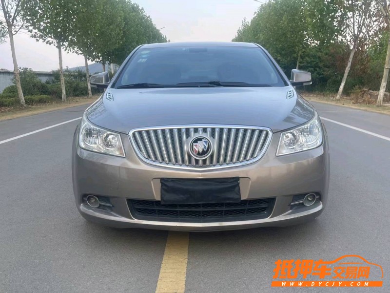 徐州12年别克君威1