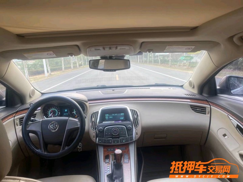 徐州12年别克君威4