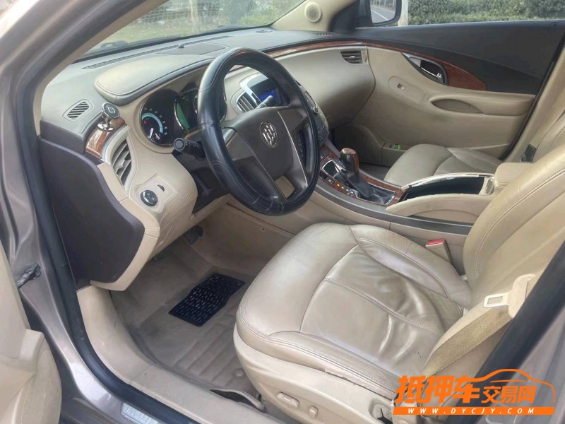 徐州12年别克君威6