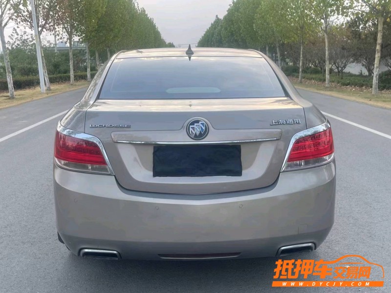 徐州12年别克君威9