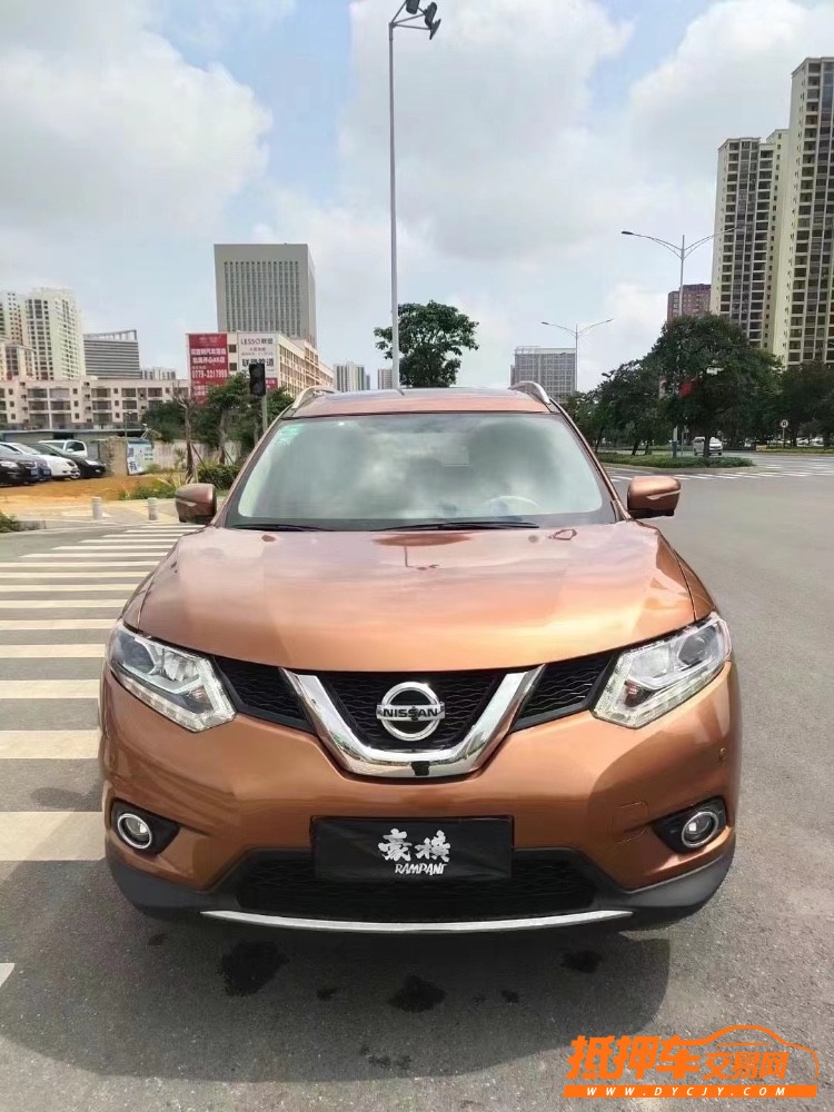 防城港15年日產奇駿1