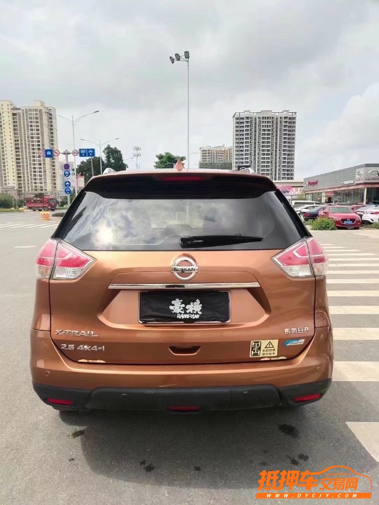 防城港15年日產奇駿2