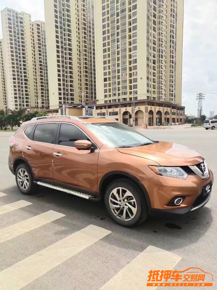 防城港15年日產奇駿5