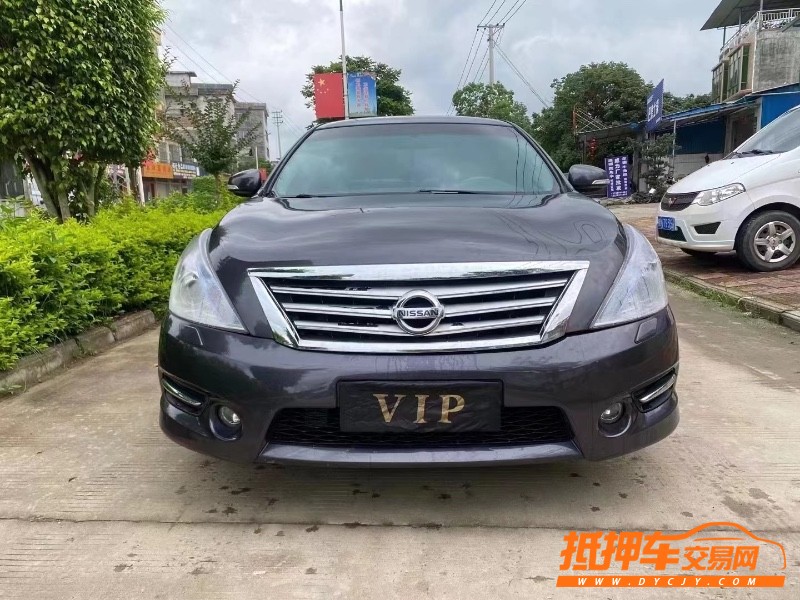 防城港12年日產天籟1