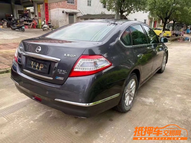防城港12年日產天籟6