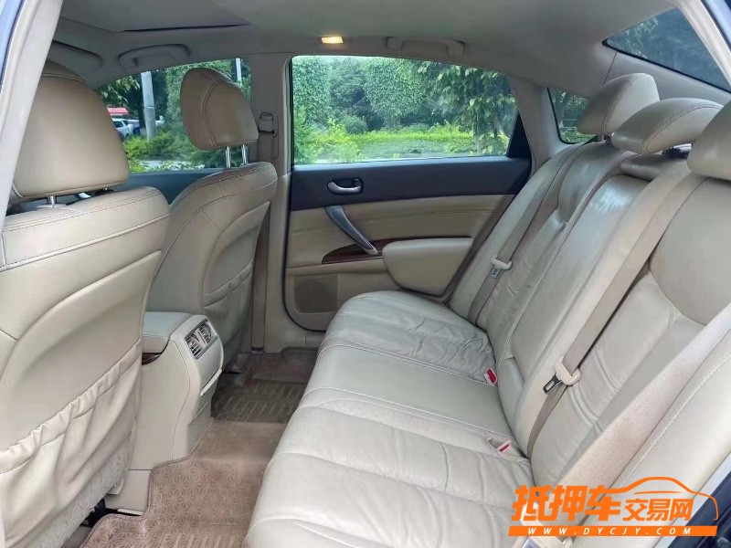 防城港12年日產天籟8