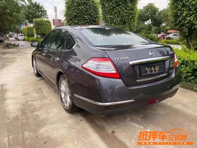 防城港12年日產天籟7
