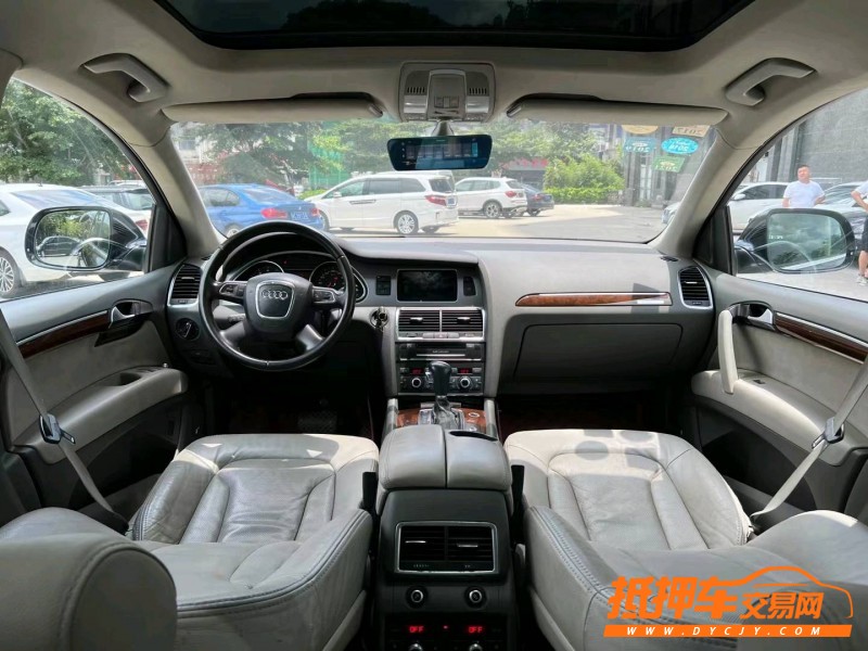 東莞11年奧迪Q75