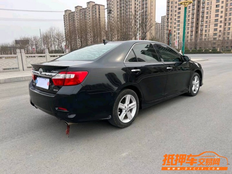 徐州14年丰田凯美瑞4