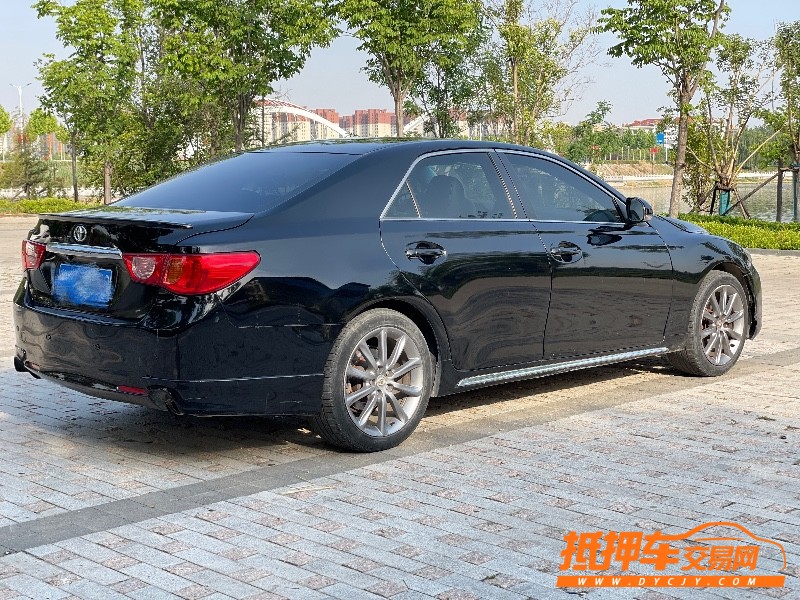 北京12年丰田锐志8