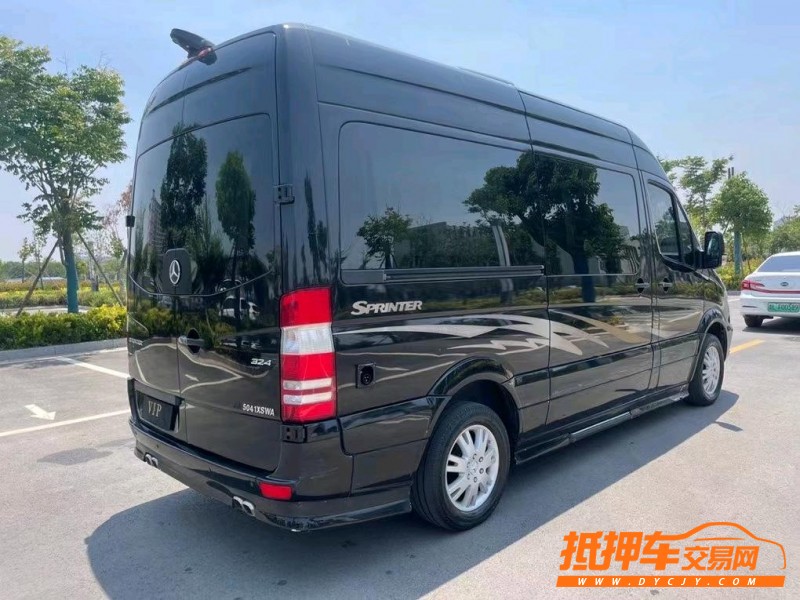 盐城17年奔驰斯宾特9