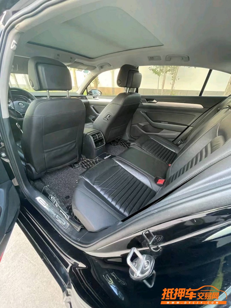 济宁17年大众迈腾5