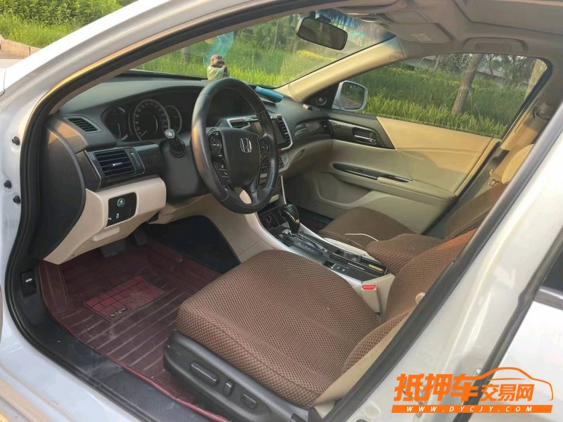 邢台13年本田雅阁6
