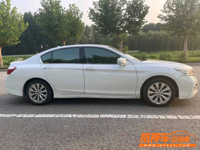 邢台13年本田雅阁7