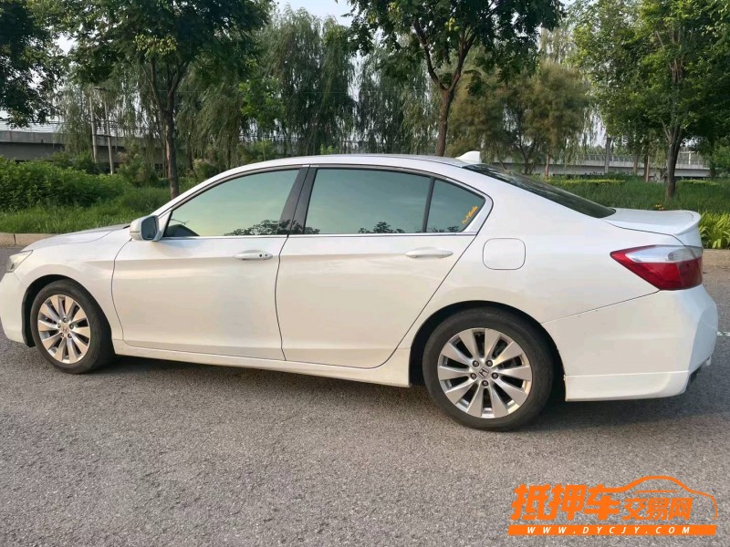 邢台13年本田雅阁8