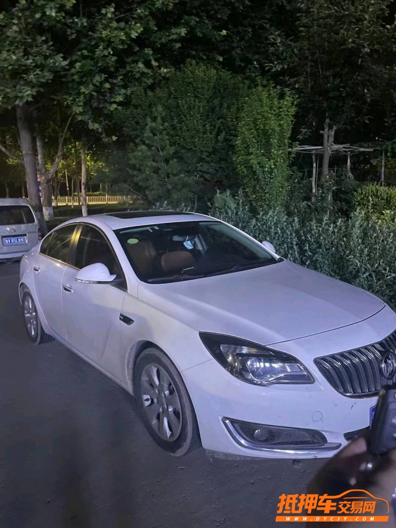 青岛15年别克君威2