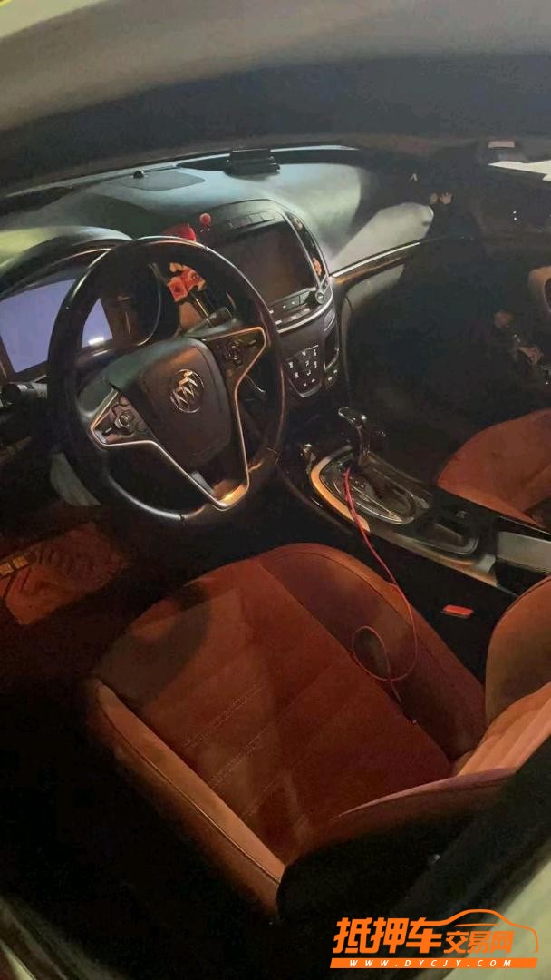 青岛15年别克君威5