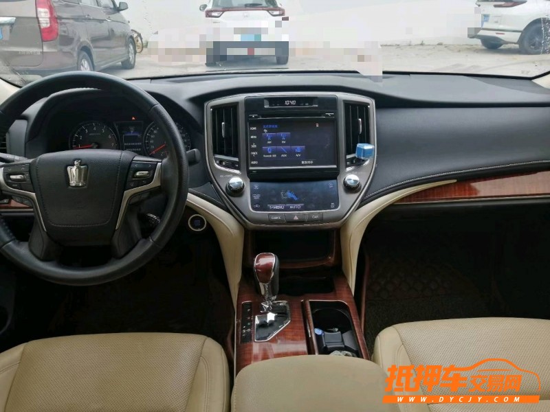 东莞17年丰田皇冠2