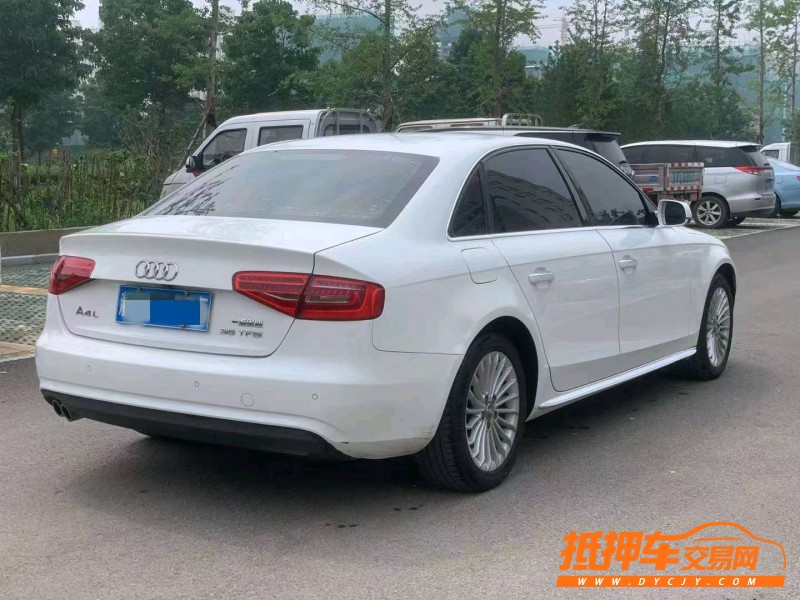 青島16年奧迪A4L7