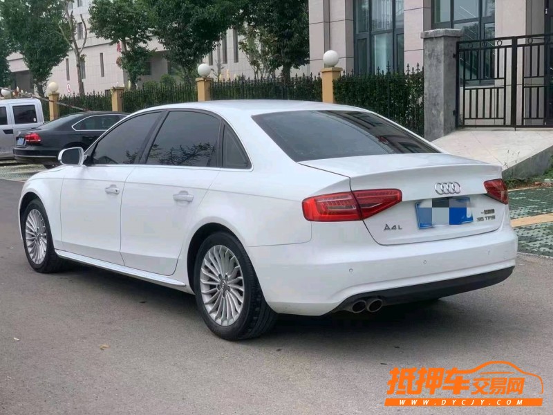 青島16年奧迪A4L8