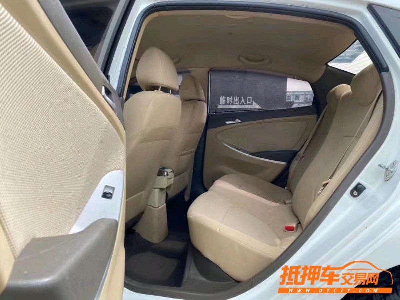 东莞13年现代瑞纳6