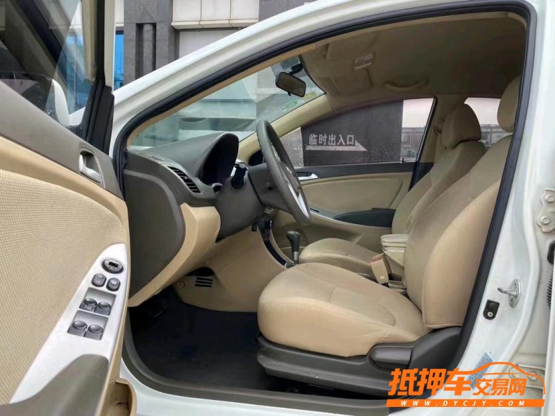 东莞13年现代瑞纳7