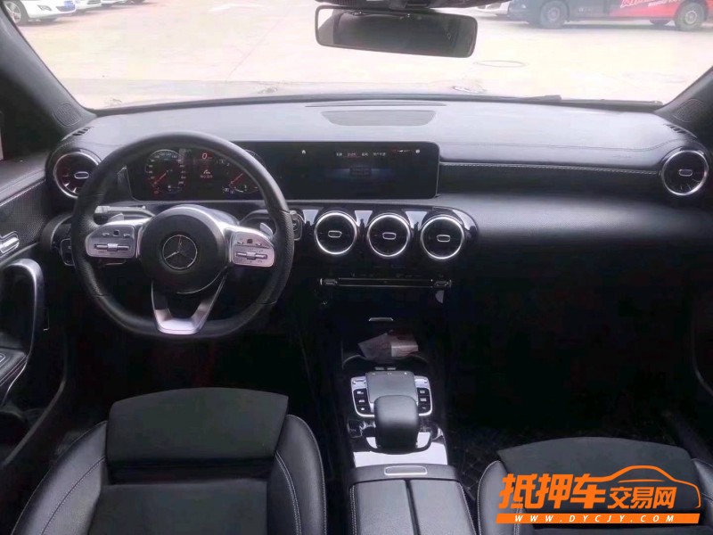 东营19年奔驰A3