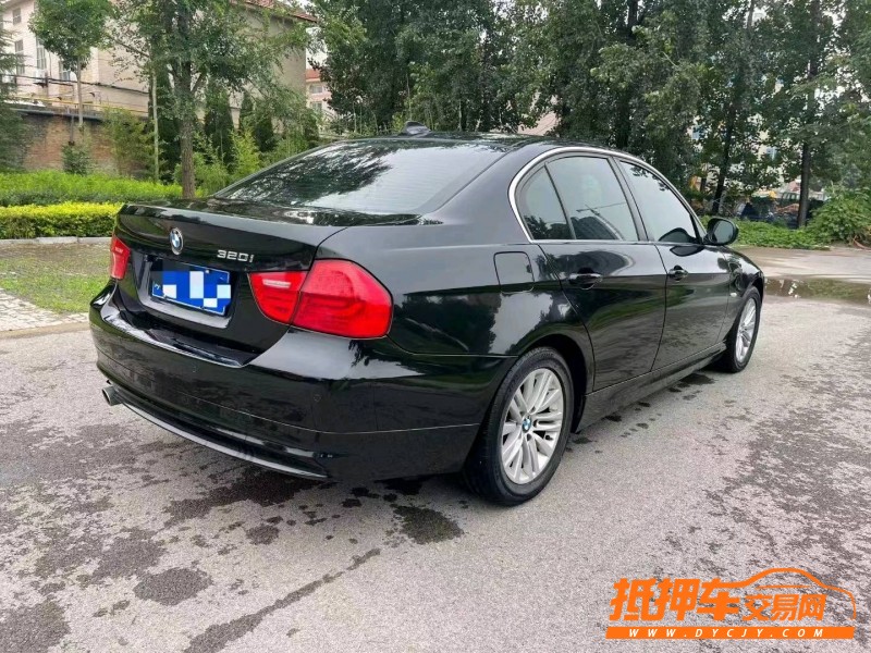 北京12年宝马3系8