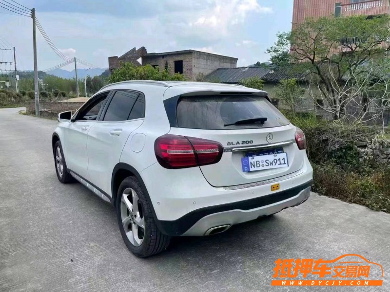佛山19年奔驰GLA5