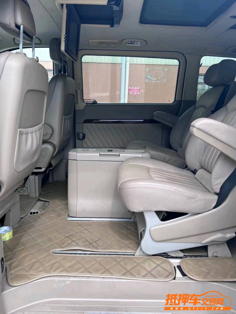 东莞13年奔驰威霆4