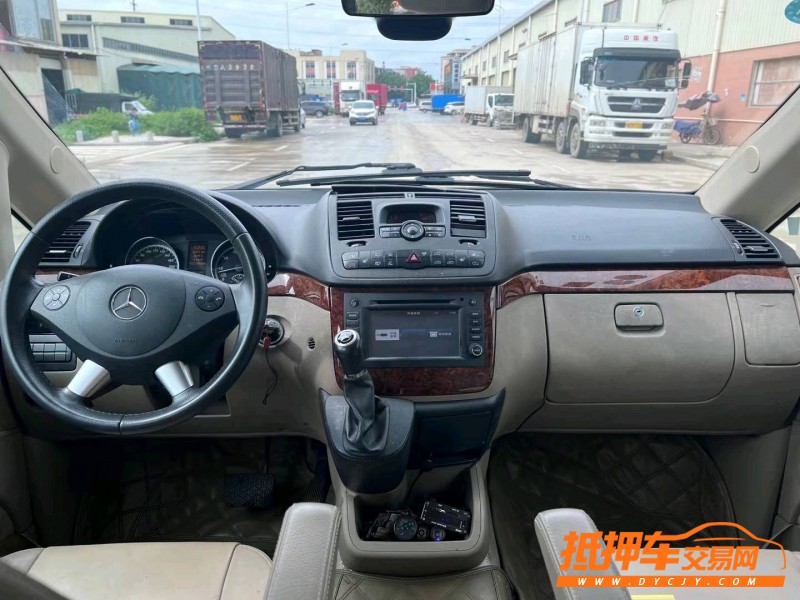 东莞13年奔驰威霆5