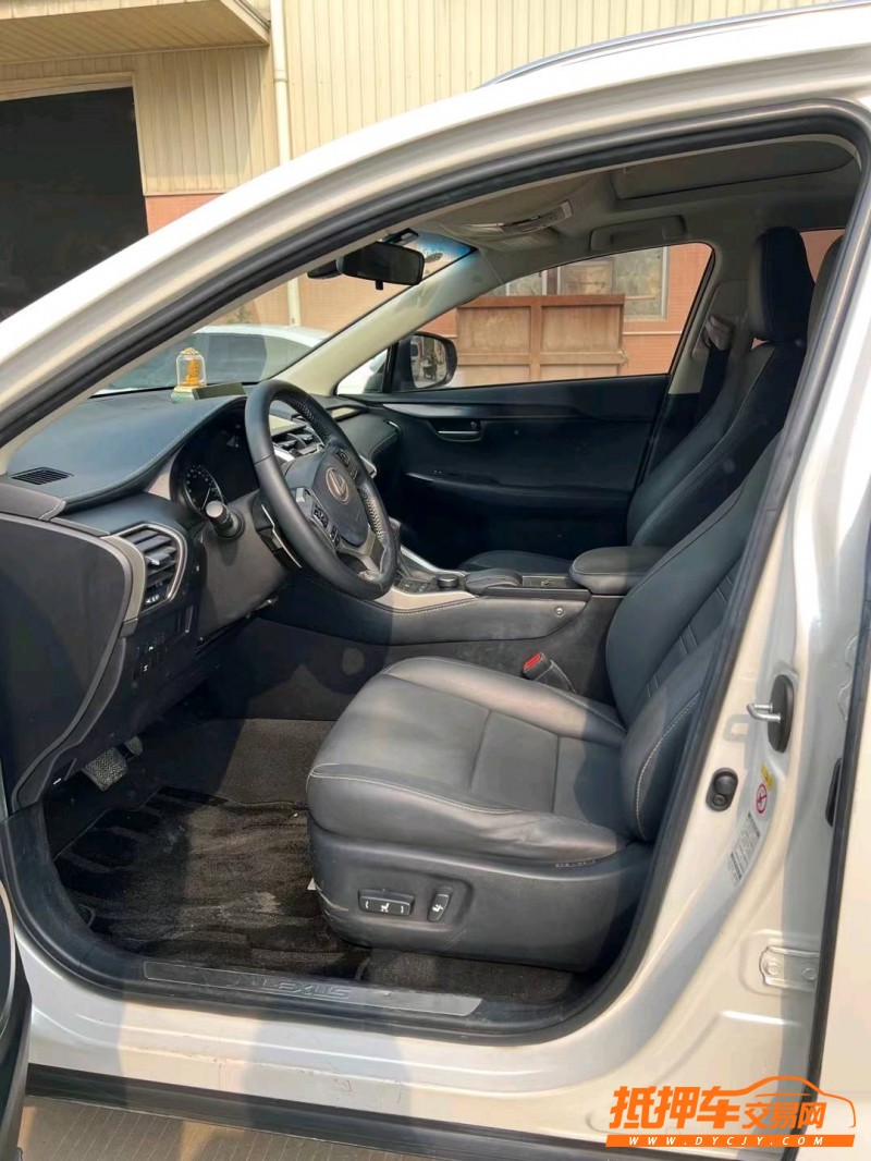 东莞16年雷克萨斯NX4