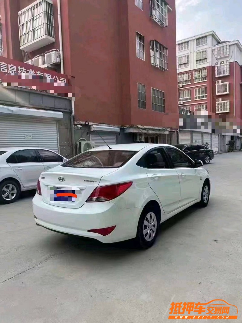 北京16年现代瑞纳8