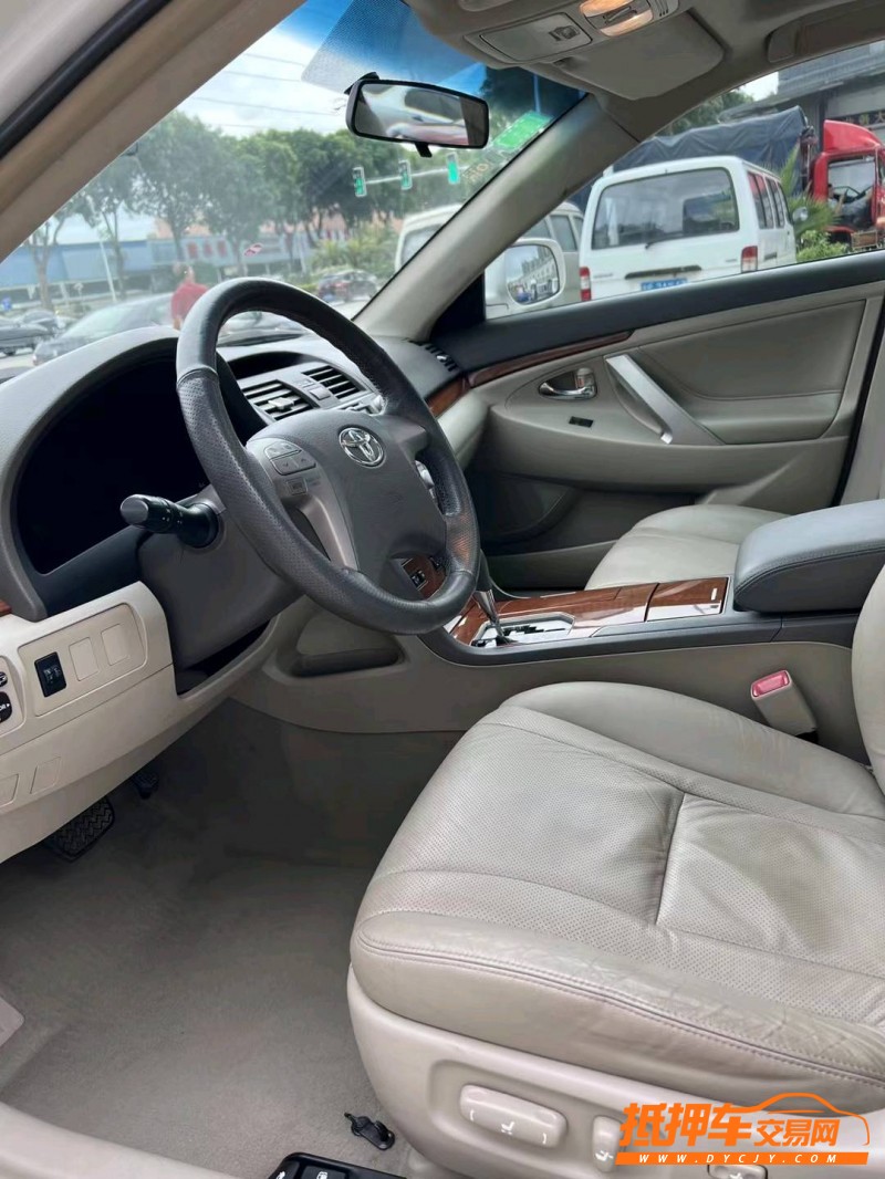 东莞14年丰田凯美瑞5