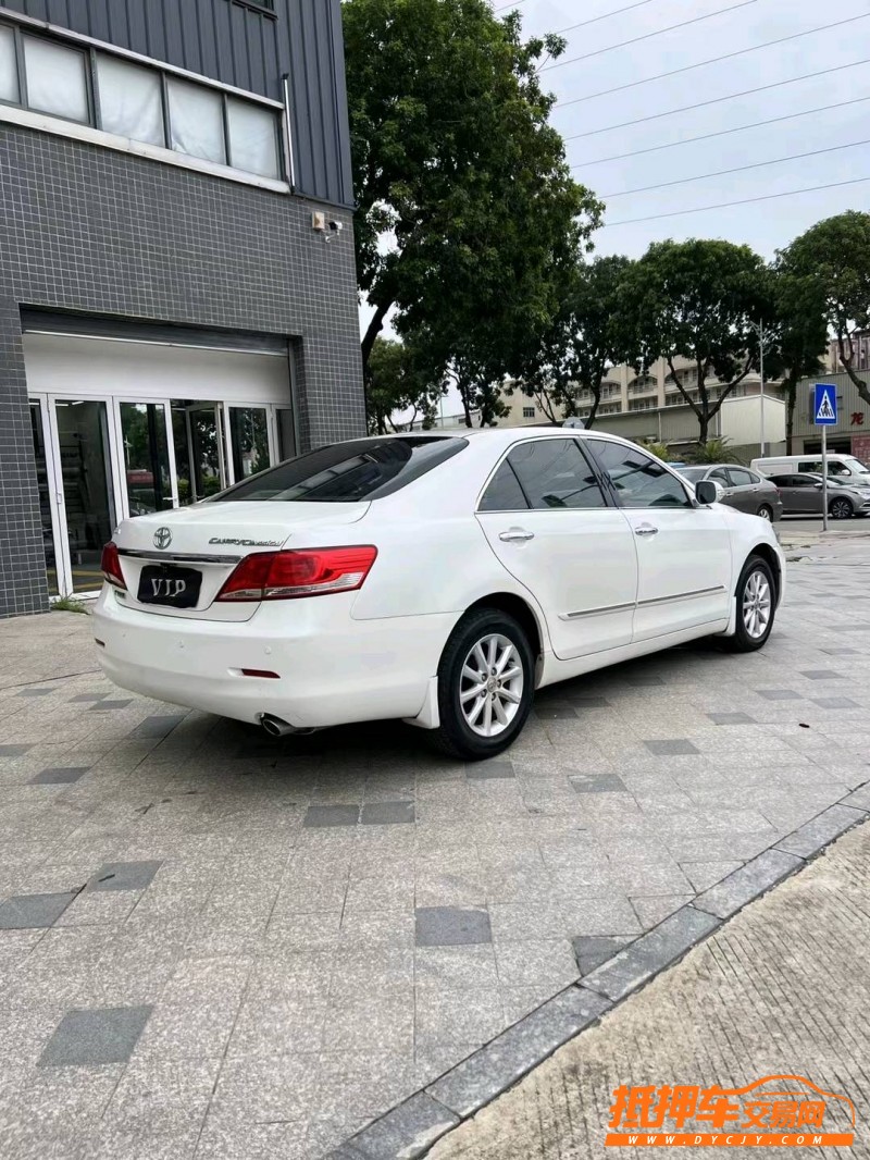 东莞14年丰田凯美瑞7