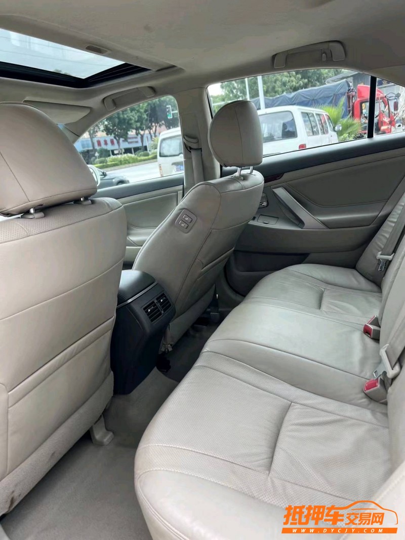 东莞14年丰田凯美瑞6