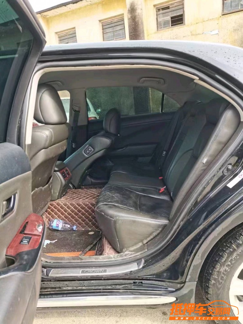 佛山10年丰田皇冠4