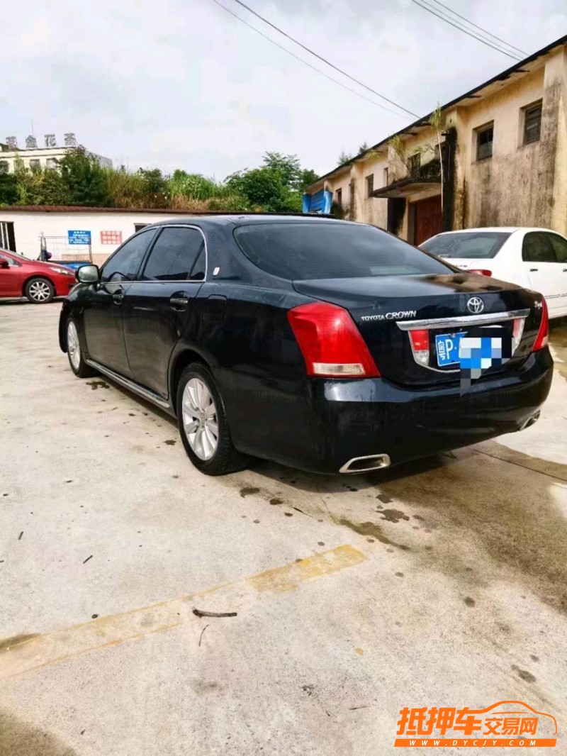 佛山10年丰田皇冠8