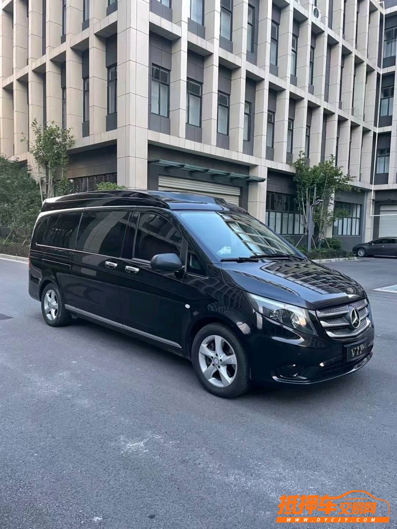 徐州17年奔驰威霆8