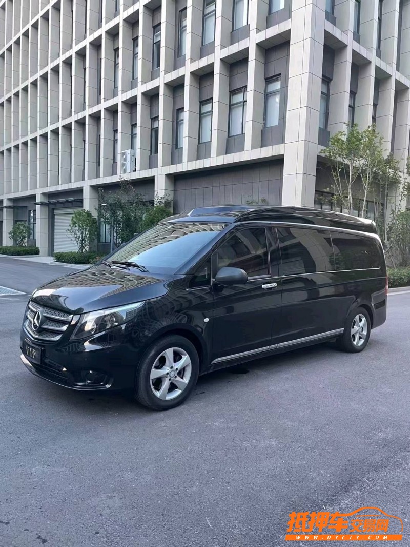 徐州17年奔驰威霆5