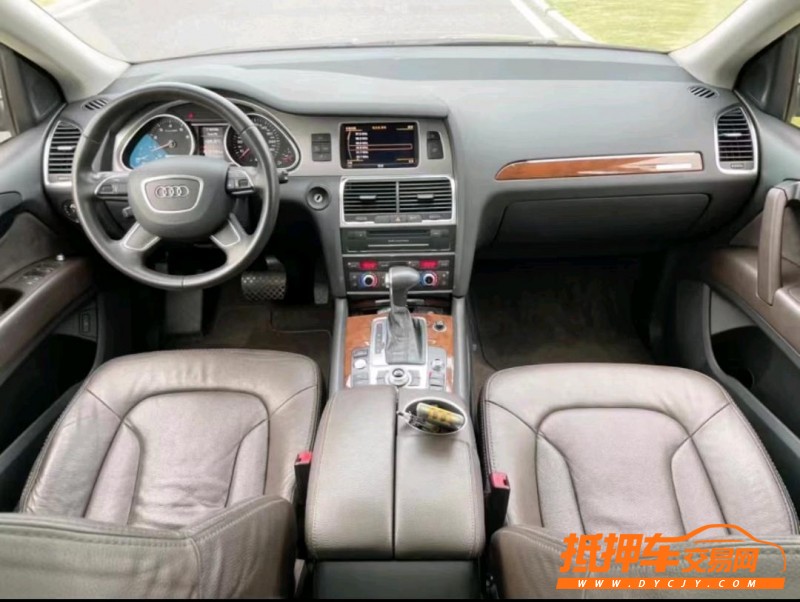 濟寧14年奧迪Q76